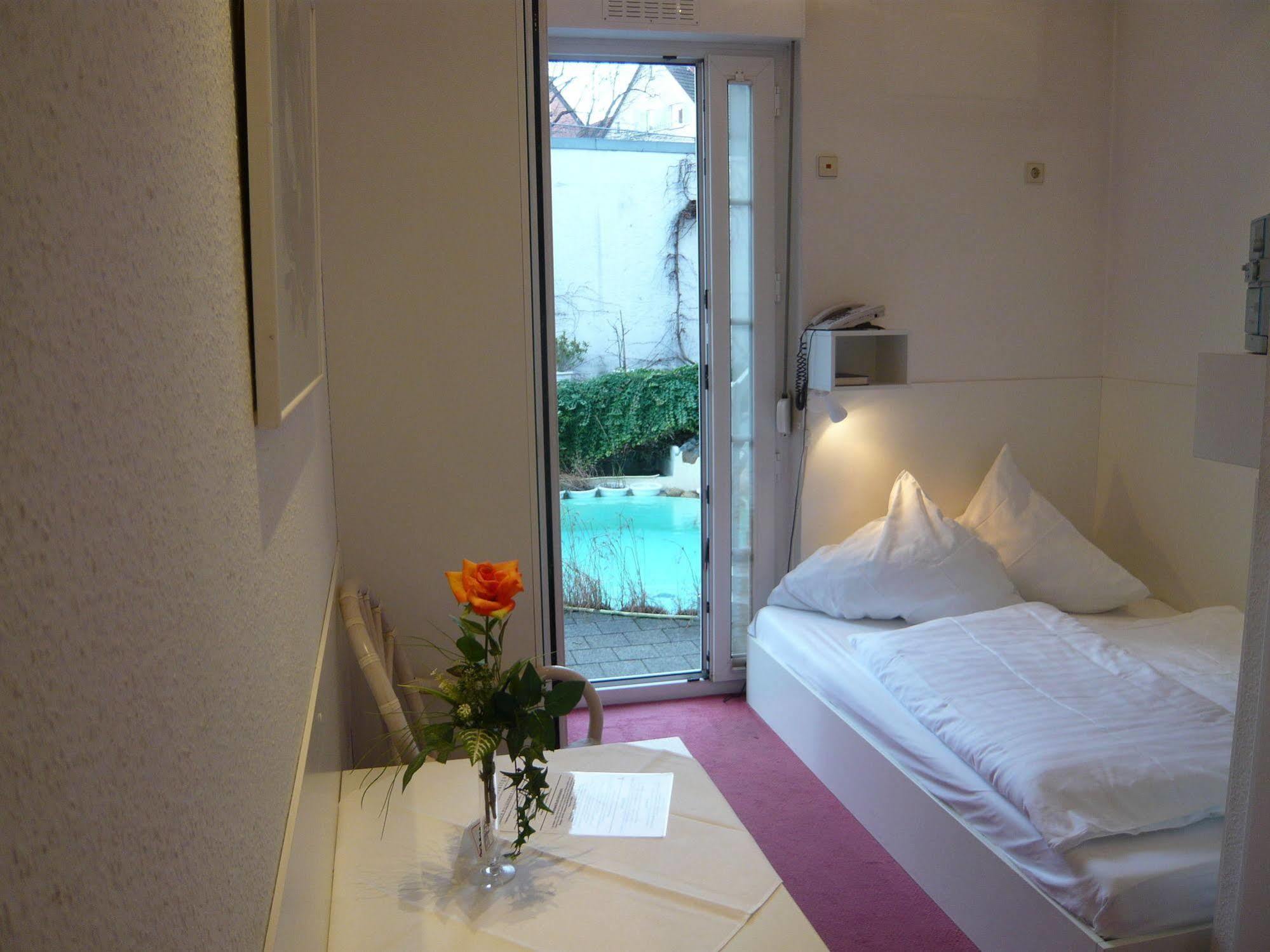 Relax Hotel & Spa Stuttgart Exterior foto